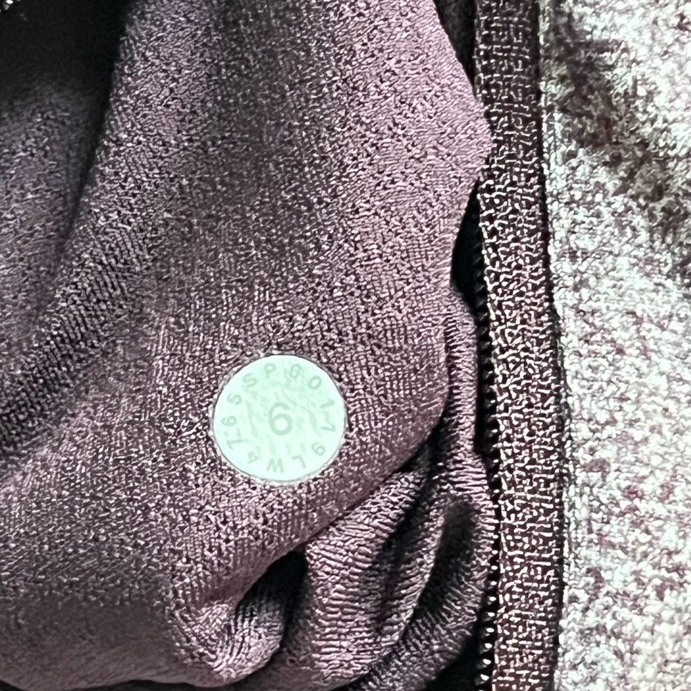 Lululemon Full Zip Hooded jacket purple size 6. 1310 - Picture 4 of 4